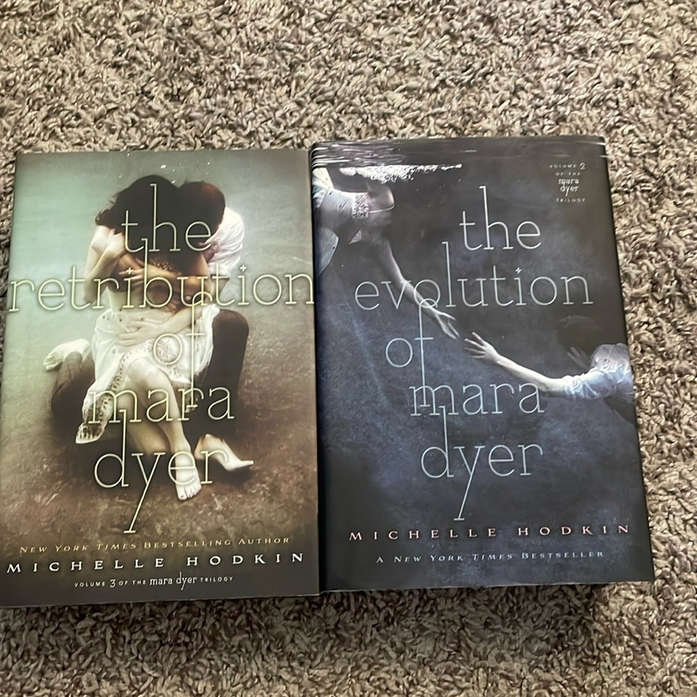 The retribution (signed) & evolution of Mara Dyer by Michelle Hodkin